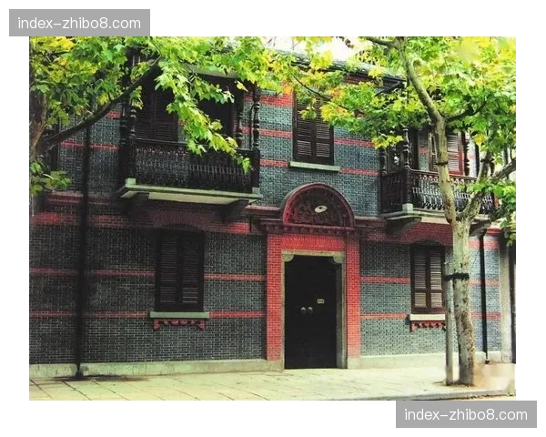 上海申花全队参观中共一大会址,进行爱国主义教育活动 上海申花全队参观中共一大会址,进行爱国主义教育活动