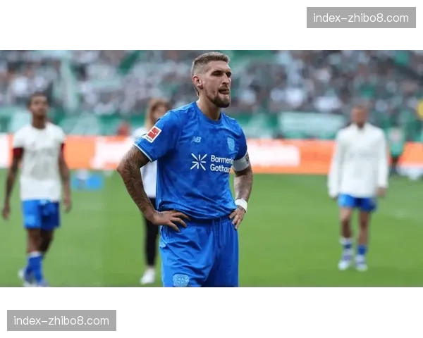 更衣室镜头:得知球队晋级决赛,勒沃库森老将塔泪流满面 更衣室镜头:得知球队晋级决赛,勒沃库森老将塔泪流满面
